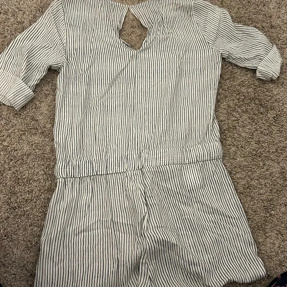 Pinstripe romper - Picture 2 of 3